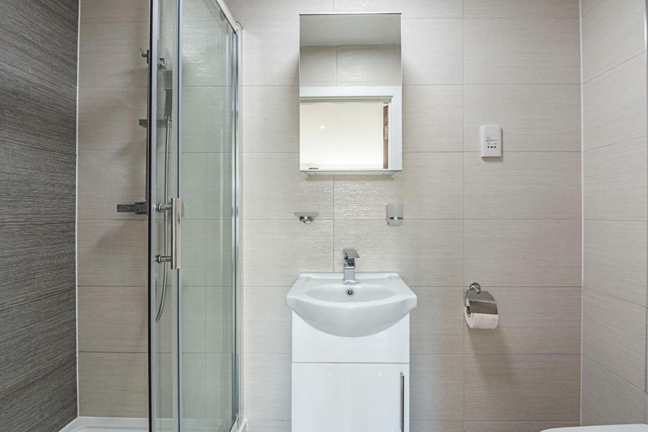 Modern Apartment Canary Wharf Londra Esterno foto