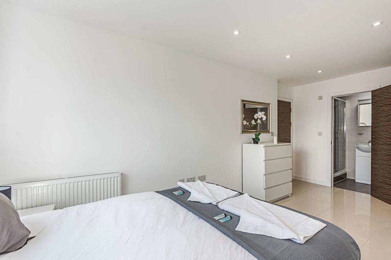 Modern Apartment Canary Wharf Londra Esterno foto