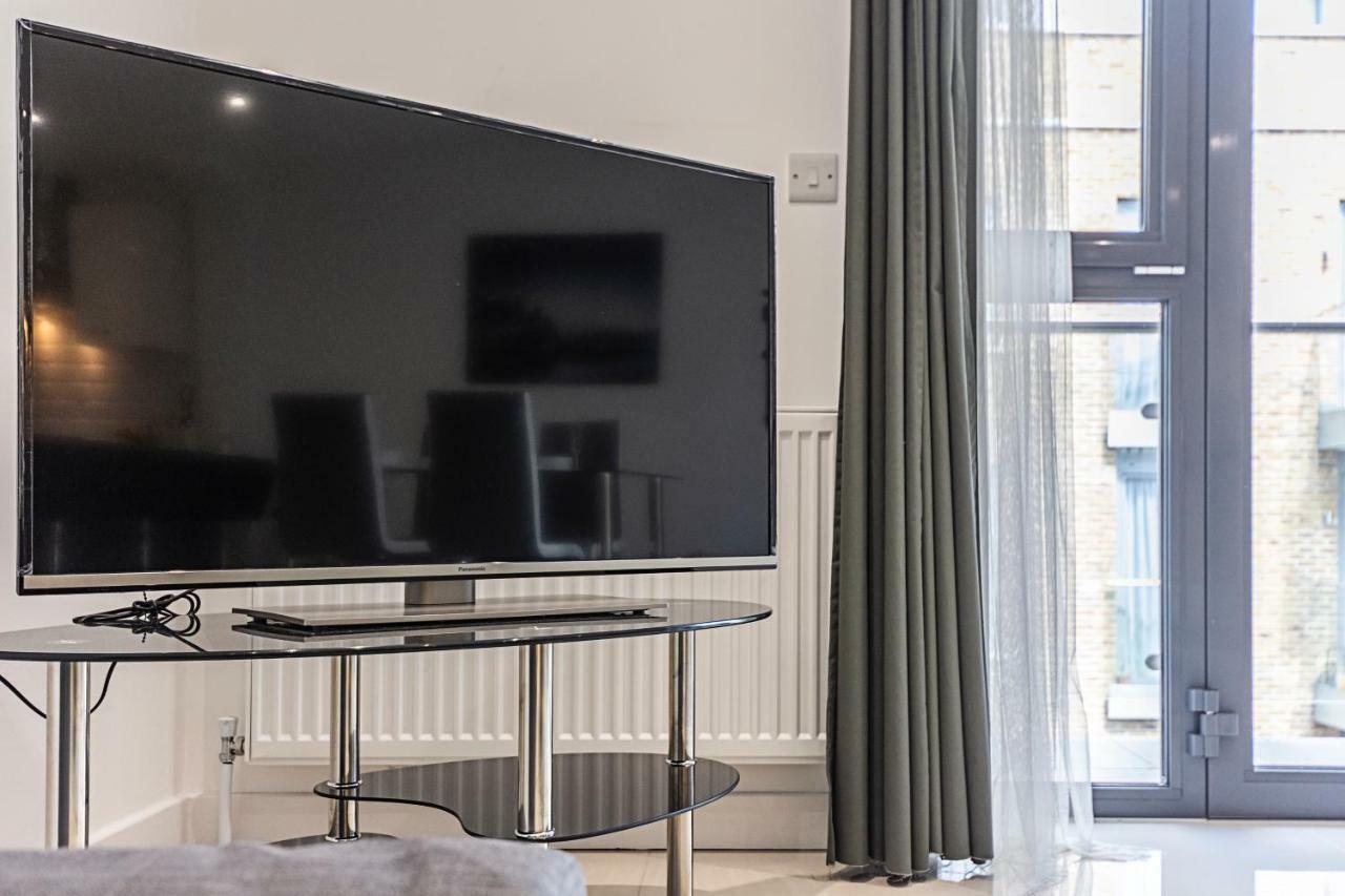 Modern Apartment Canary Wharf Londra Esterno foto
