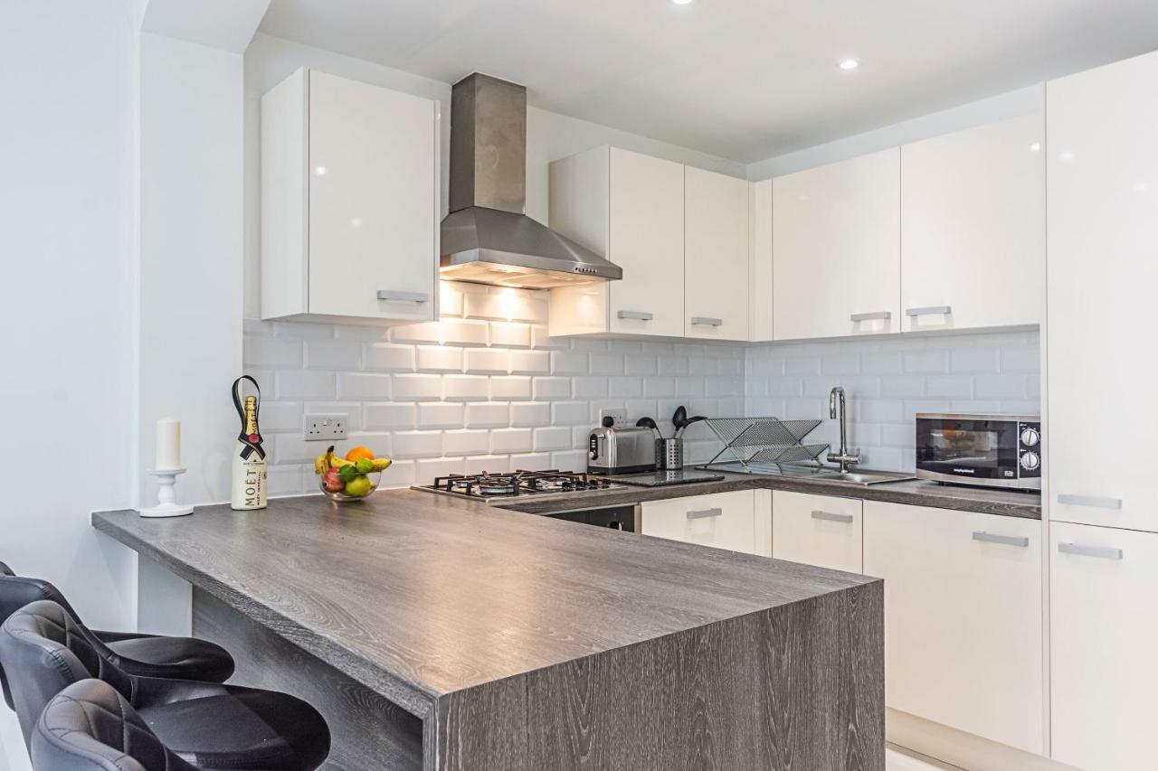 Modern Apartment Canary Wharf Londra Esterno foto